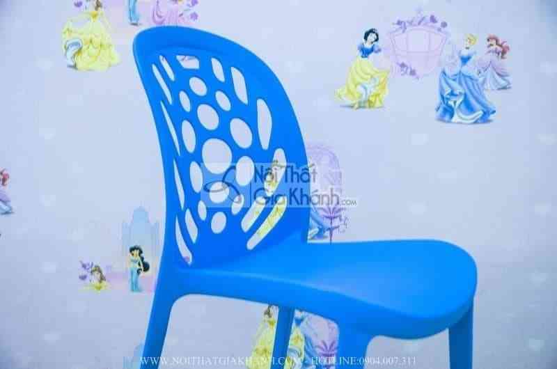 Ghế nhựa màu xanh nước biển CK4