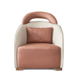 Ghế thư giãn GCQ637 được chụp chính diện trên nền trắng, nổi bật với thiết kế luxury hiện đại. Ghế có phần tựa lưng và tay…
