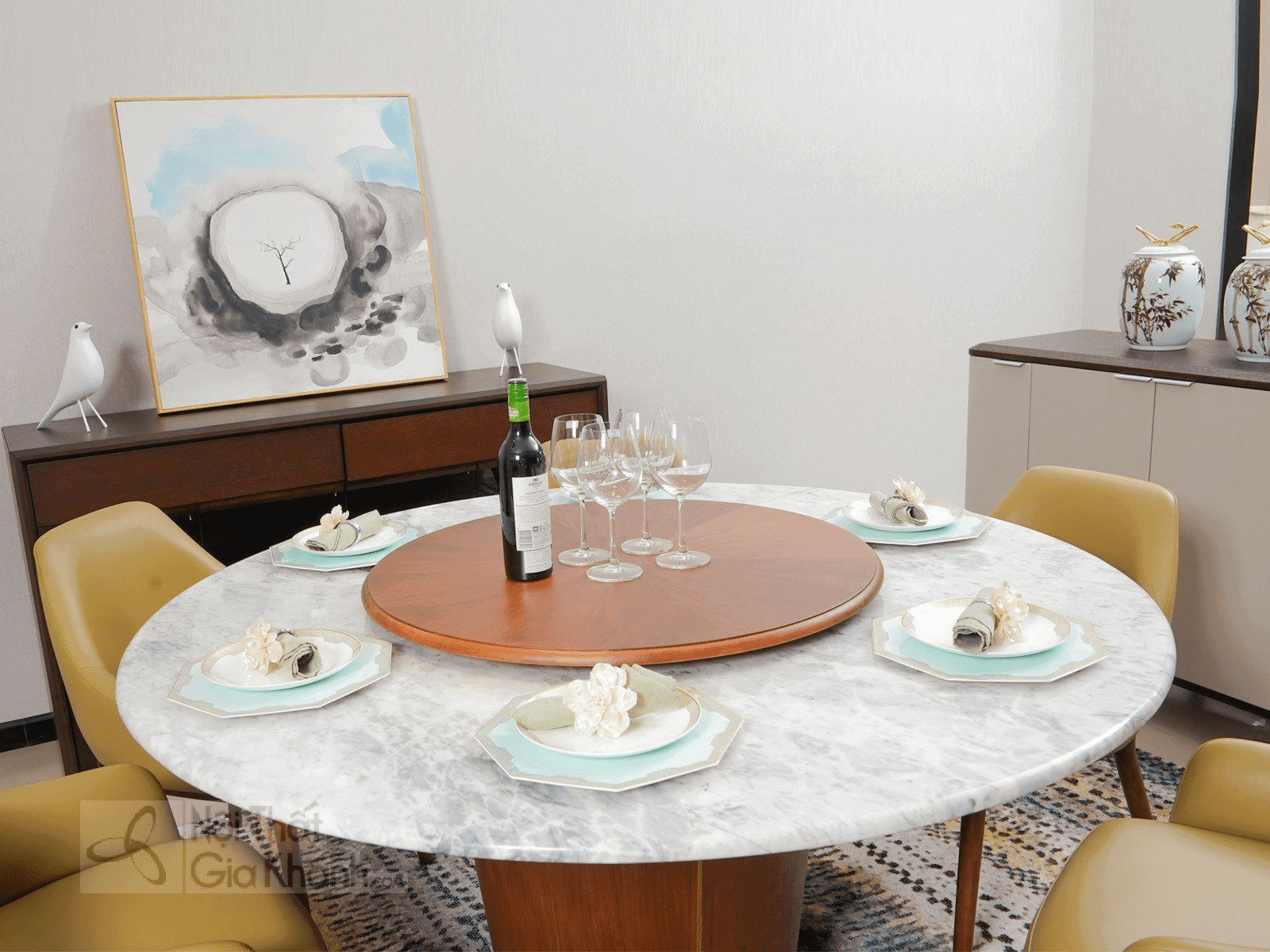 Bàn ăn tròn của thương hiệu Italy furniture