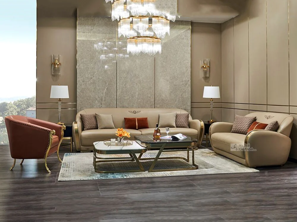 Bộ sofa luxury SBQ50-2 được chụp chính diện trong không gian phòng khách sang trọng, gồm một ghế đơn màu nâu đất, một băng…