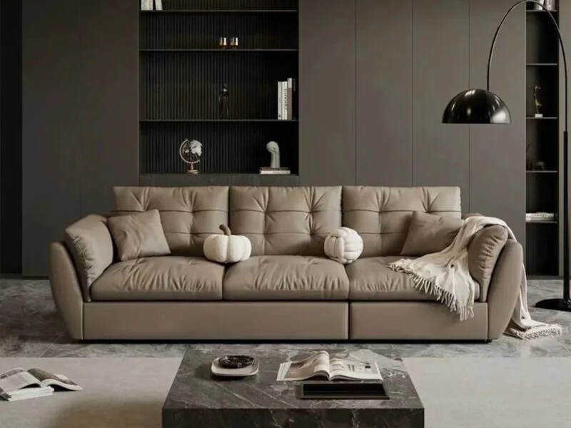 Sofa băng ba chỗ ngồi SF-A07-28 màu nâu be, bọc da với các đường may rút múi tinh tế ở lưng ghế, tạo điểm nhấn sang trọng…
