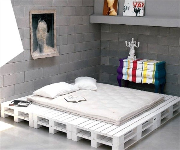 Giường trắng đẹp đơn giản