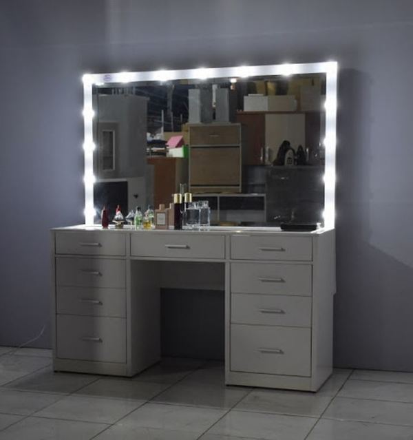 Các Mẫu Tủ Trang Điểm Đẹp Được Chị Em Săn Lùng 41 Tủ Trang Điểm - Tín Đồ Làm Đẹp Không Thể Thiếu Của Chị Em Phụ Nữ