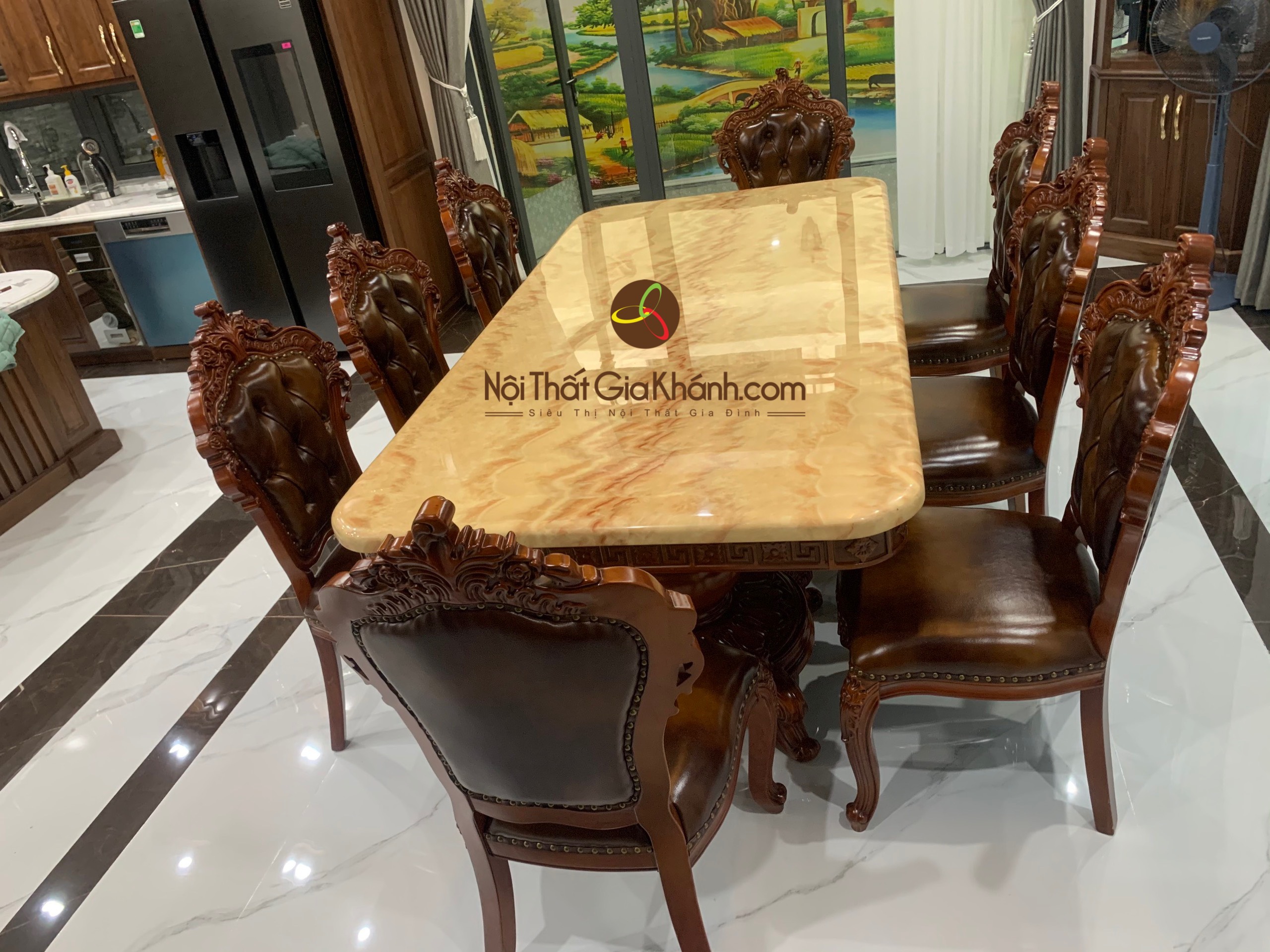 Hình ảnh bộ bàn ăn 8 ghế cổ điển tại nhà bác Thắng - TP. Thanh Hoá