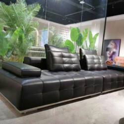 Sofa băng SF-HY01 màu đen, chụp góc nghiêng từ bên trái. Thiết kế hiện đại với đường nét vuông vắn, mạnh mẽ. Bề mặt da bò…