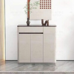 Tủ giầy hiện đại TDY202 chụp chính diện trong không gian tiền sảnh. Tủ có thiết kế tối giản với ba cánh và một ngăn kéo nh…