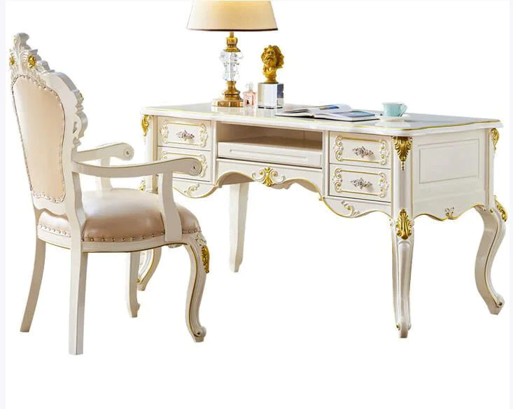 Bàn làm việc tân cổ điển màu trắng ngọc trai, chụp chính diện. Mặt bàn rộng, nhiều ngăn kéo, tay nắm mạ vàng đồng. Chi tiế…