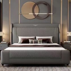Giường ngủ Luxury GIQF823-18 được chụp chính diện, nổi bật với thiết kế sang trọng trong phòng ngủ hiện đại. Đầu giường ca…