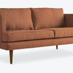 Sofa băng 3 chỗ Preston SF-111 màu nâu đất ấm áp, bọc vải, chụp chính diện. Sofa có thiết kế hiện đại với các đường nét th…