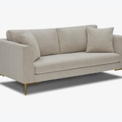 Sofa băng Ainsley SF-369 bọc vải màu be nhạt, chụp góc 3/4 từ phía trước bên phải trên nền trắng. Sofa có kích thước lớn…