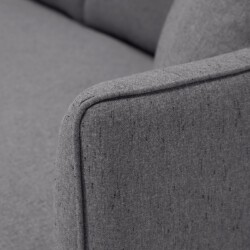 Cận cảnh tay vịn của sofa Lewis Extra SF-646 bọc vải màu xám, với đường may viền tinh tế và thiết kế vuông vắn, thể hiện s…