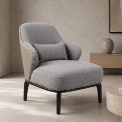 Ghế thư giãn NAGOMI Y31 được chụp từ góc hơi nghiêng phía trước bên phải, đặt trong không gian phòng khách hiện đại với sà…