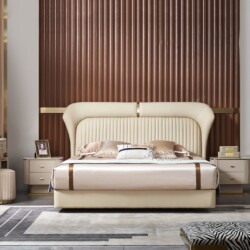 Giường ngủ bọc da luxury GIQF802-18 được chụp chính diện trong phòng ngủ sang trọng. Giường có đầu giường bo cong mềm mại…