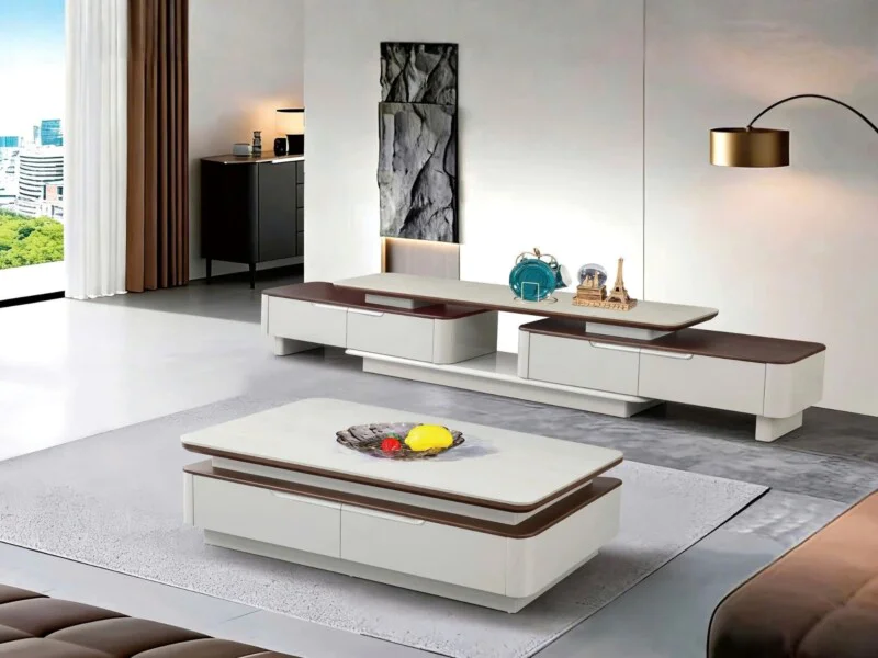 Toàn cảnh bộ nội thất phòng khách hiện đại, bao gồm kệ tivi KTC2-28 và bàn trà đồng bộ, chụp từ góc rộng. Kệ tivi có thiết…