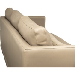 Cận cảnh phần tay vịn và lưng ghế của sofa BM001-113-C1050 màu nâu be, cho thấy đường may chỉ đều đặn, chắc chắn và chất l…