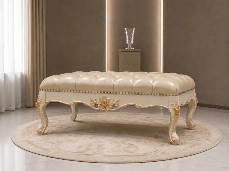Ghế đôn sofa Élysée DS01TN-110 chụp ngang tầm mắt, nổi bật với lớp da bò tự nhiên màu kem sang trọng và đệm rút khuy cổ đi…