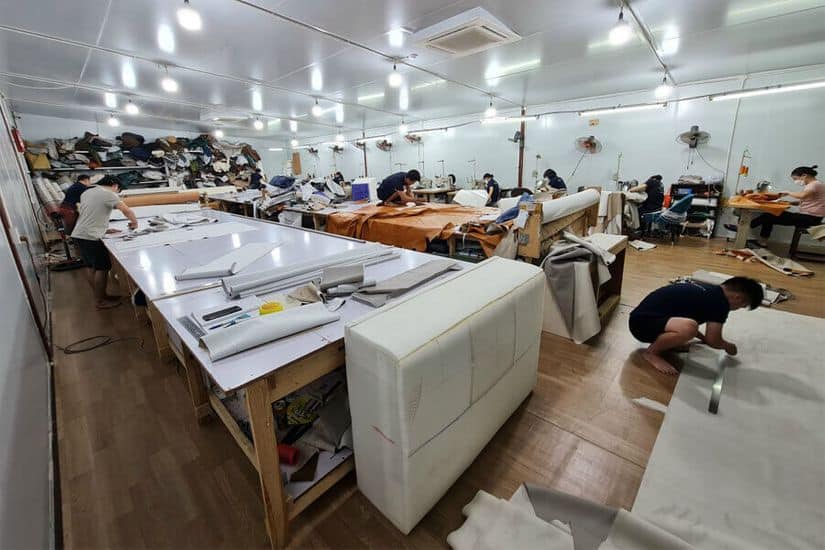 Khu vực cắt may vải bọc sofa