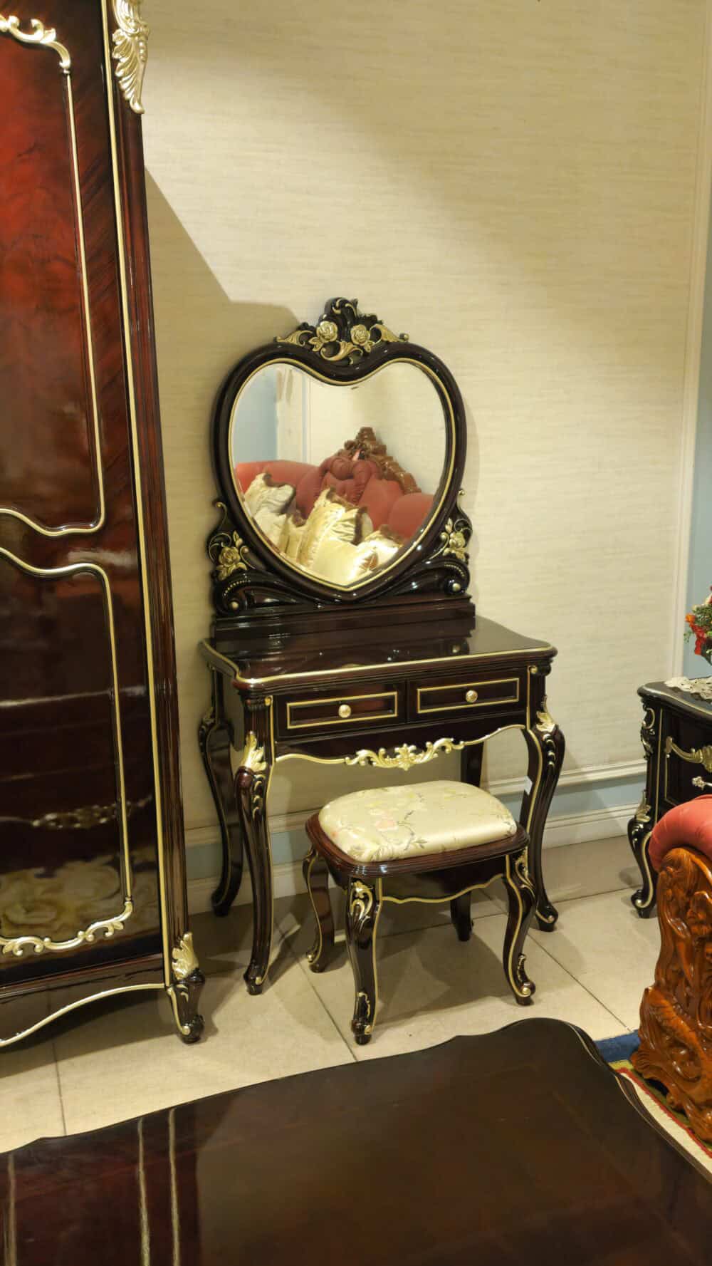 Bàn Trang Điểm G8803