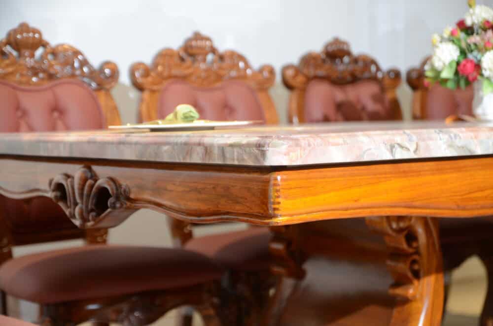 Bàn Ân Tân Cổ Điển
