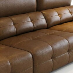 Góc chụp cận cảnh tập trung vào phần đệm ngồi và tựa lưng của sofa SF-A80, làm nổi bật các múi đệm vuông vắn, căng phồng b…