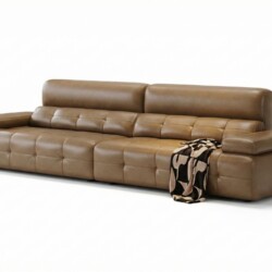Sofa băng SF-A80 màu nâu da bò được chụp chính diện trên nền trắng tinh khiết, làm nổi bật kiểu dáng hiện đại và màu sắc ấ…