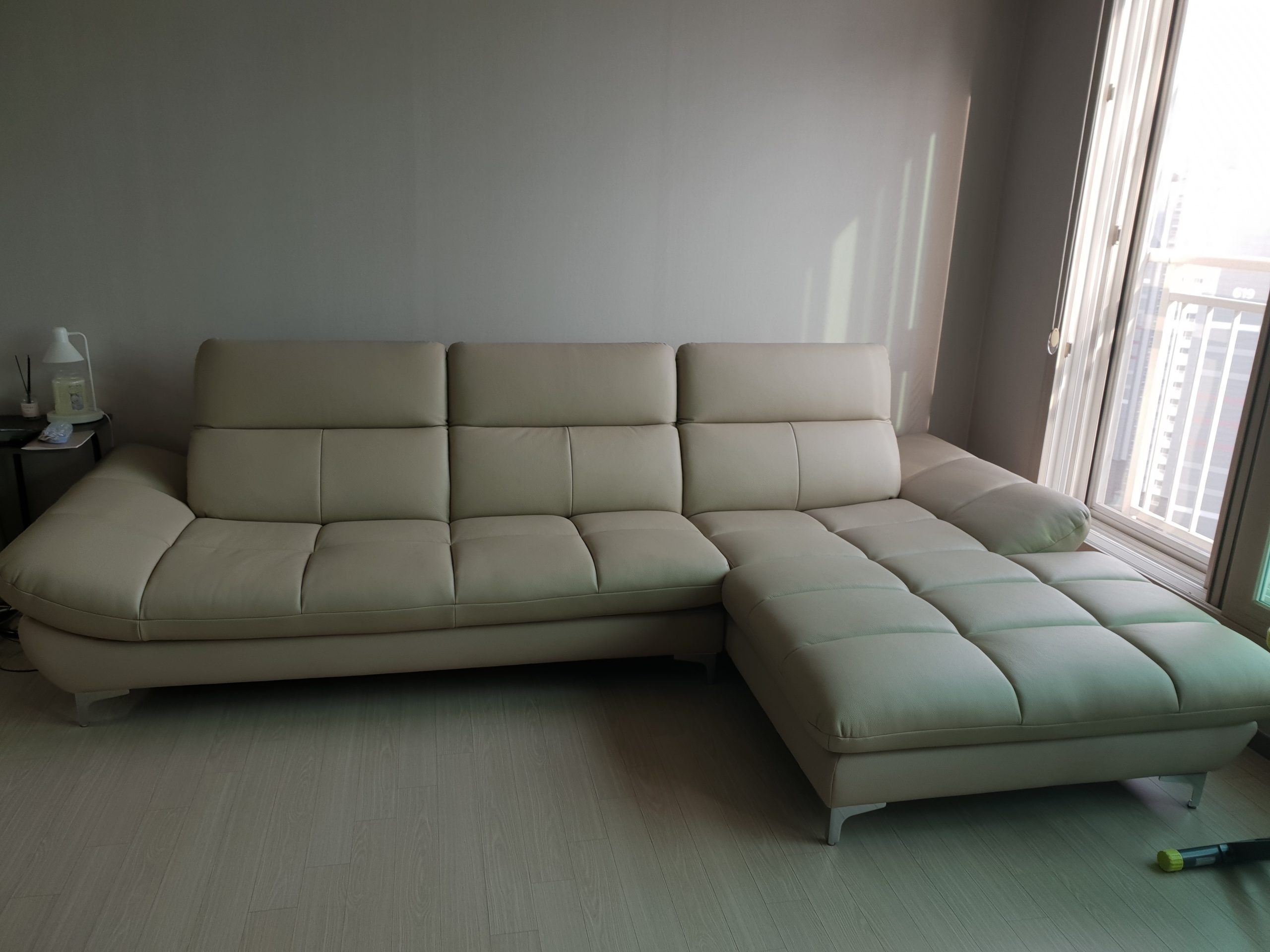 Sofa ASCEND - Sofa Băng Hiện Đại Cho Chủ Nhà Trẻ Trung