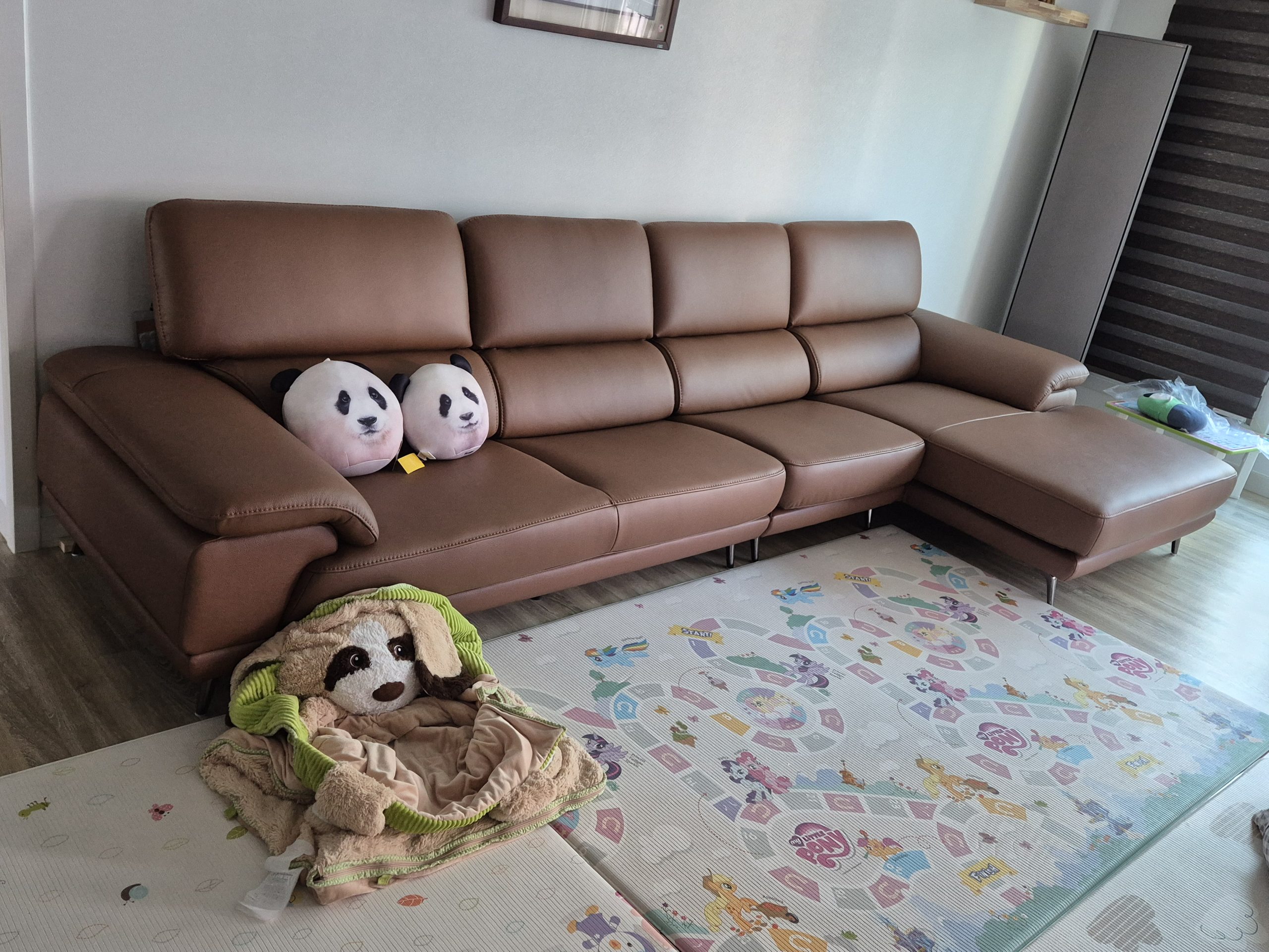 Sofa CHARLIE – Sofa Góc Với Da Cao Cấp Hiện Đại Êm Ái Cho Phòng Khách