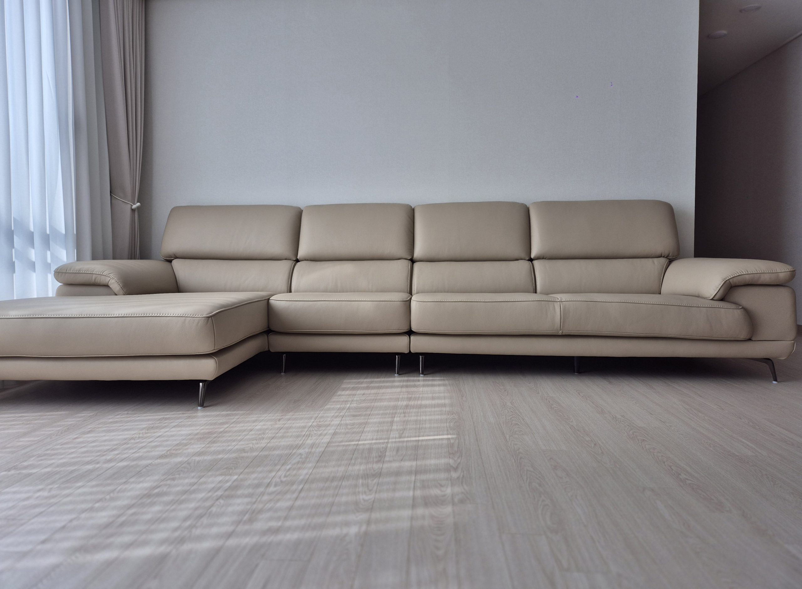 Sofa CHARLIE – Sofa Góc Với Da Cao Cấp Hiện Đại Êm Ái Cho Phòng Khách