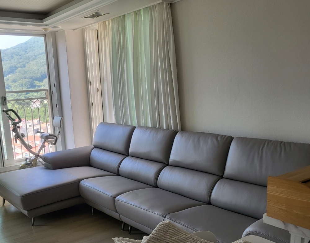 Sofa CHARLIE – Sofa Góc Với Da Cao Cấp Hiện Đại Êm Ái Cho Phòng Khách