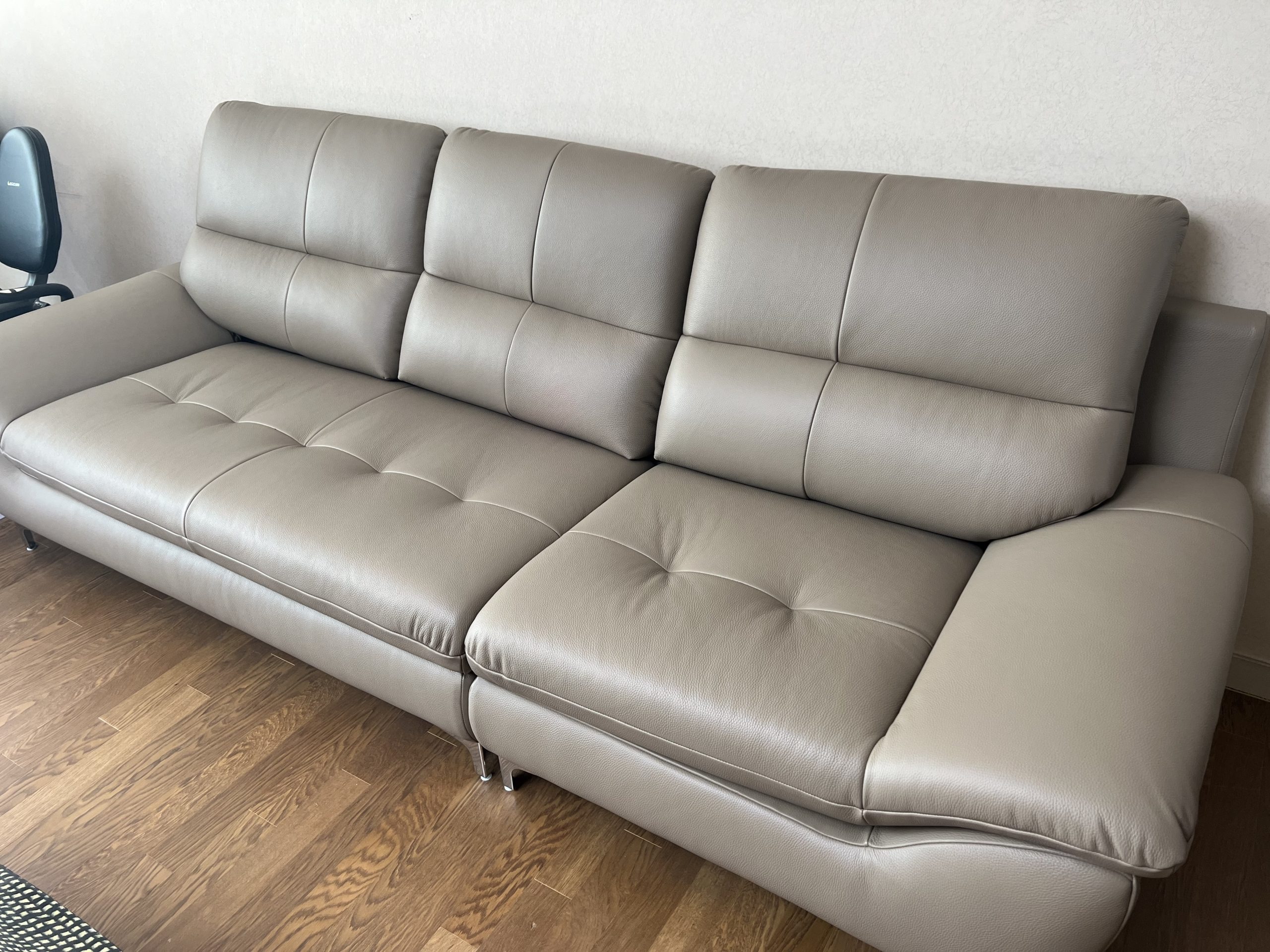 Sofa COASTAL - Sofa Da Hiện Đại Tinh Tế Cho Phòng Khách Trẻ Trung