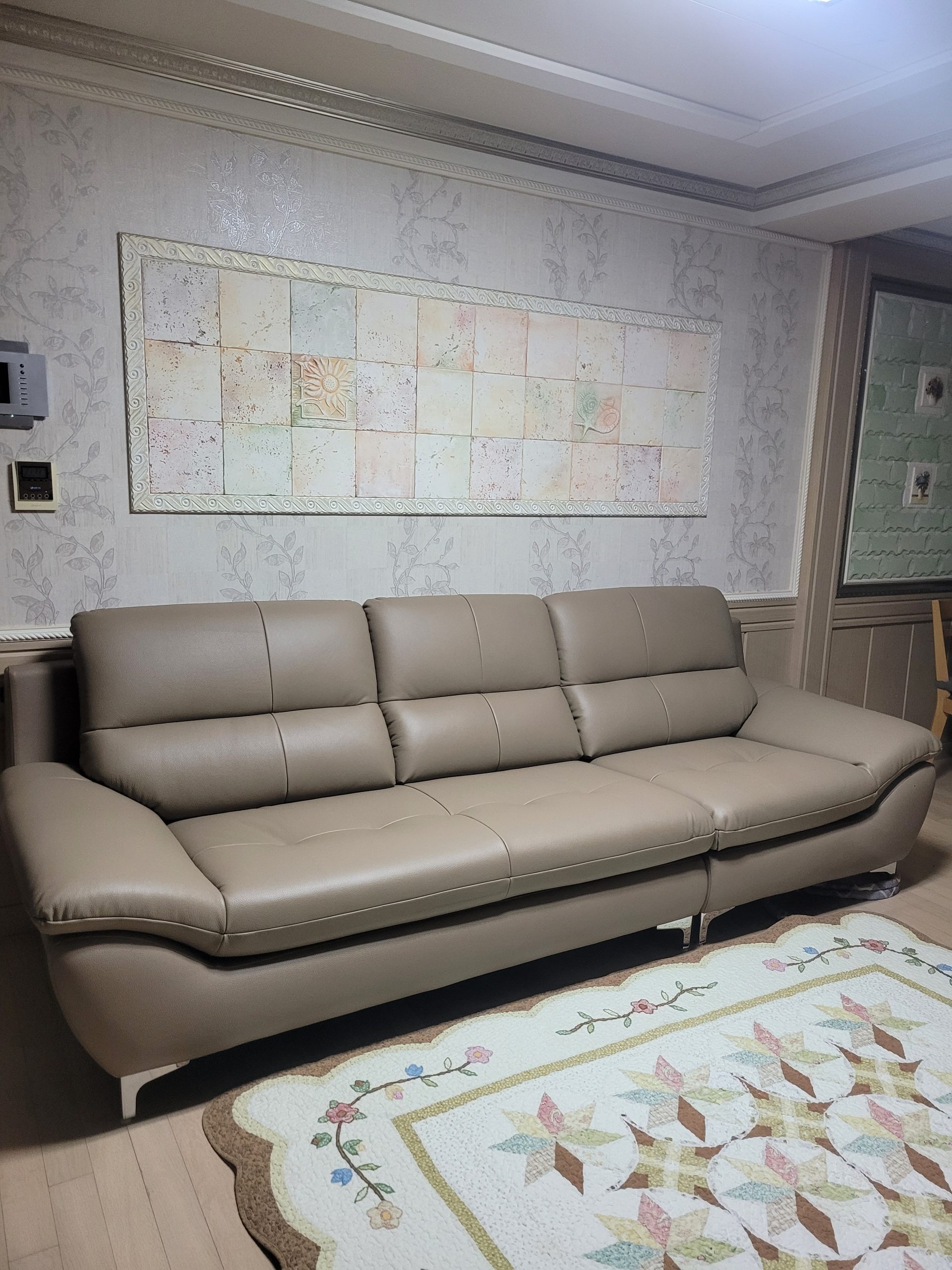 Sofa COASTAL - Sofa Da Hiện Đại Tinh Tế Cho Phòng Khách Trẻ Trung