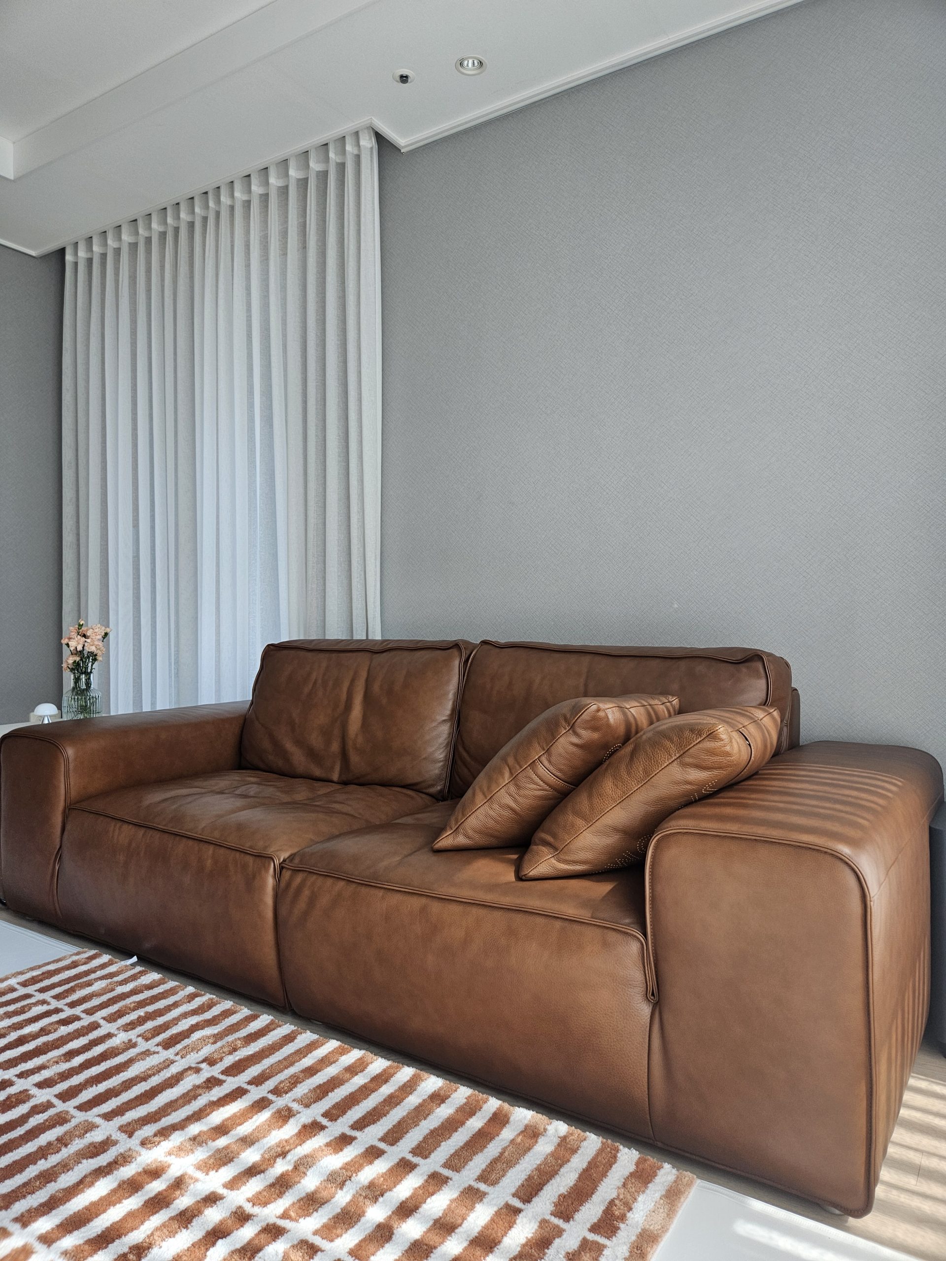 Sofa COZYLOAF – Sofa Da Dáng Băng Hiện Đại Êm Ái Thiết Kế Tối Giản