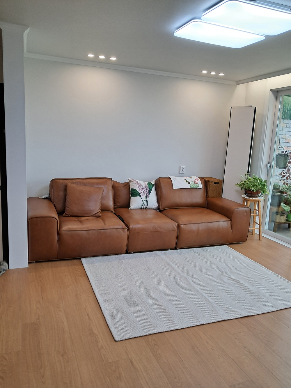 Sofa COZYLOAF – Sofa Da Dáng Băng Hiện Đại Êm Ái Thiết Kế Tối Giản