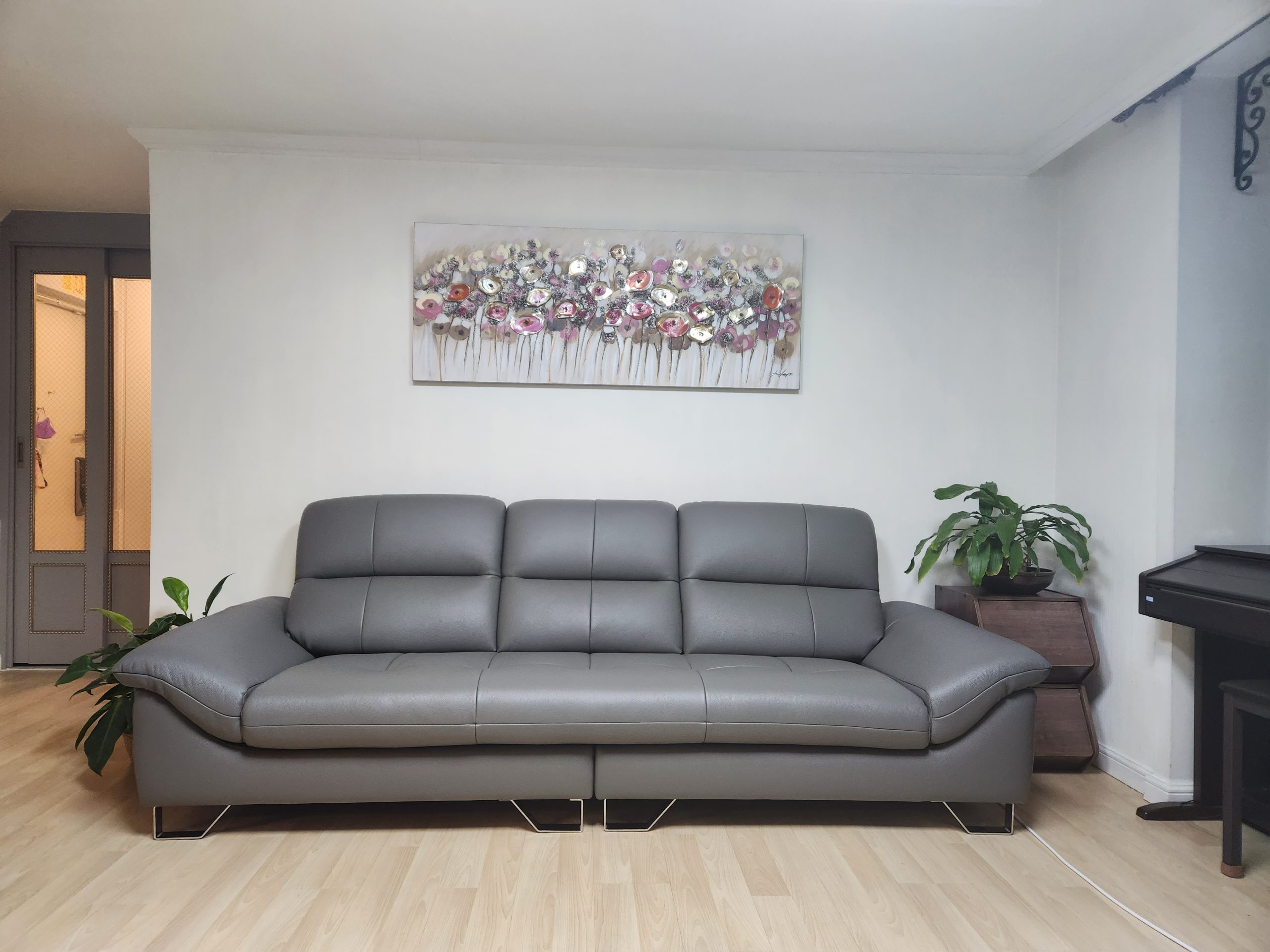 Sofa EMBRACE - Sofa Da Cao Cấp Tựa Lưng Chia Đôi Êm Ái 