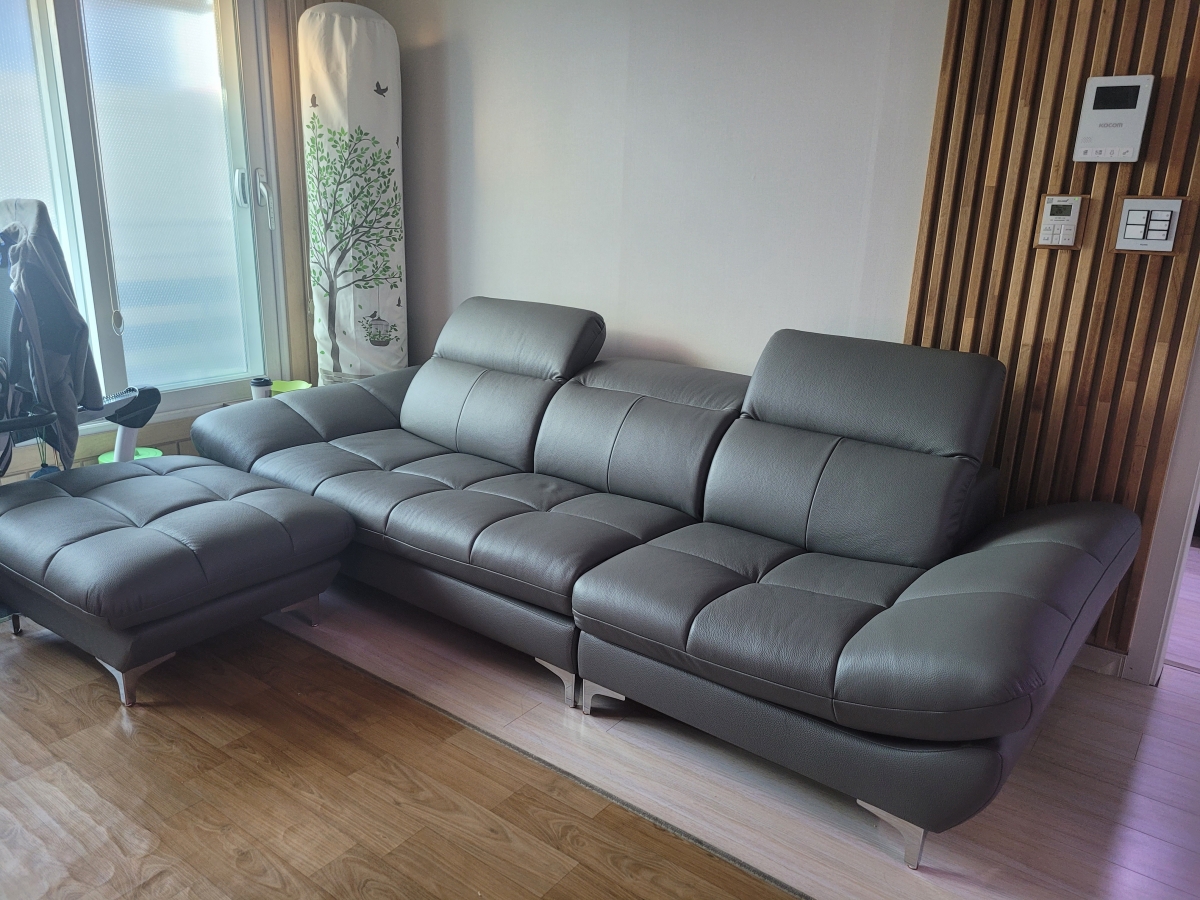 Sofa EVERBEST – Sofa Da Cao Cấp Tựa Đầu Chức Năng Hiện Đại