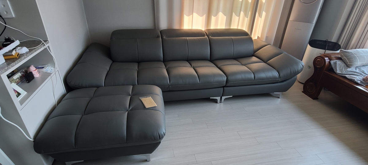 Sofa EVERBEST – Sofa Da Cao Cấp Tựa Đầu Chức Năng Hiện Đại