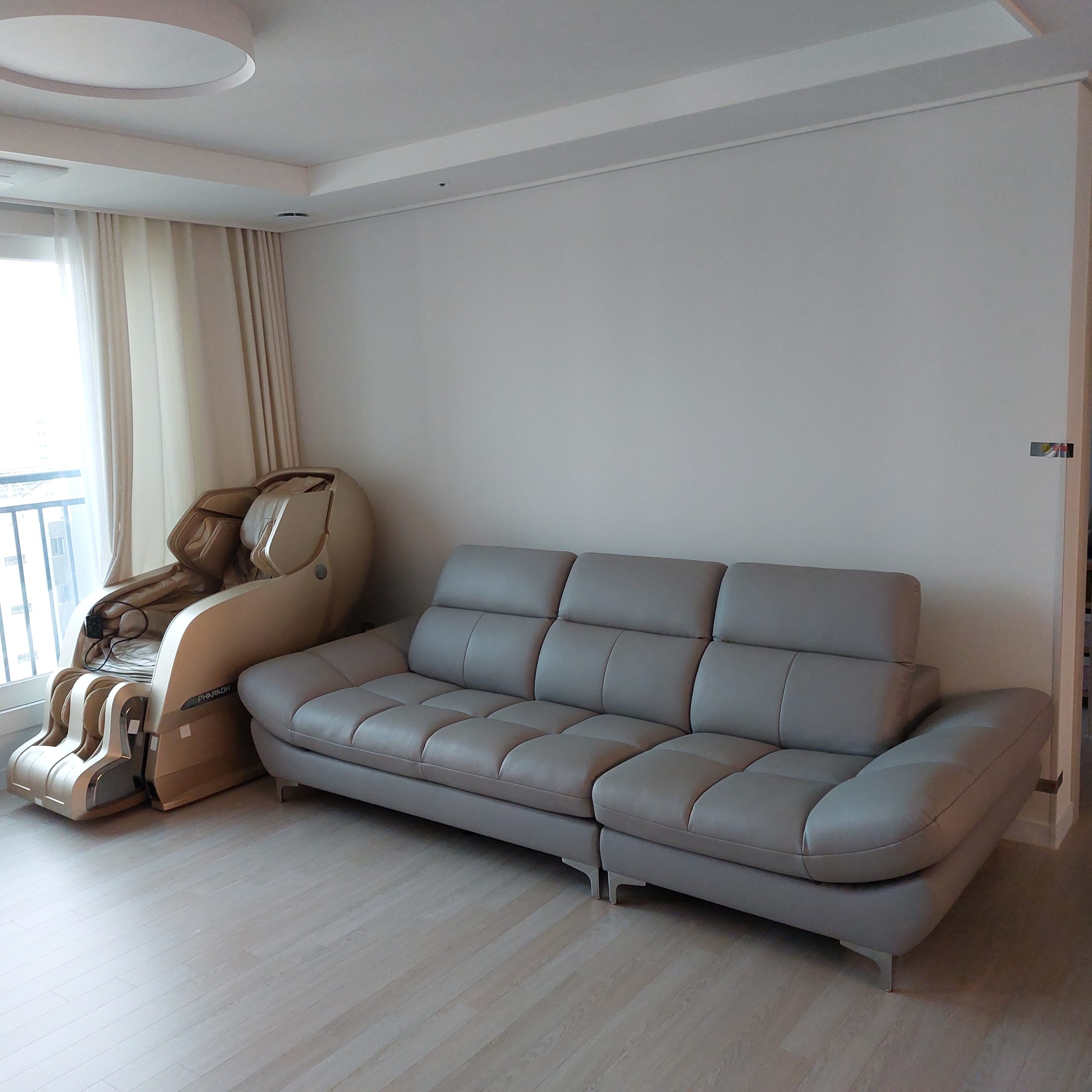 Sofa EVERBEST – Sofa Da Cao Cấp Tựa Đầu Chức Năng Hiện Đại