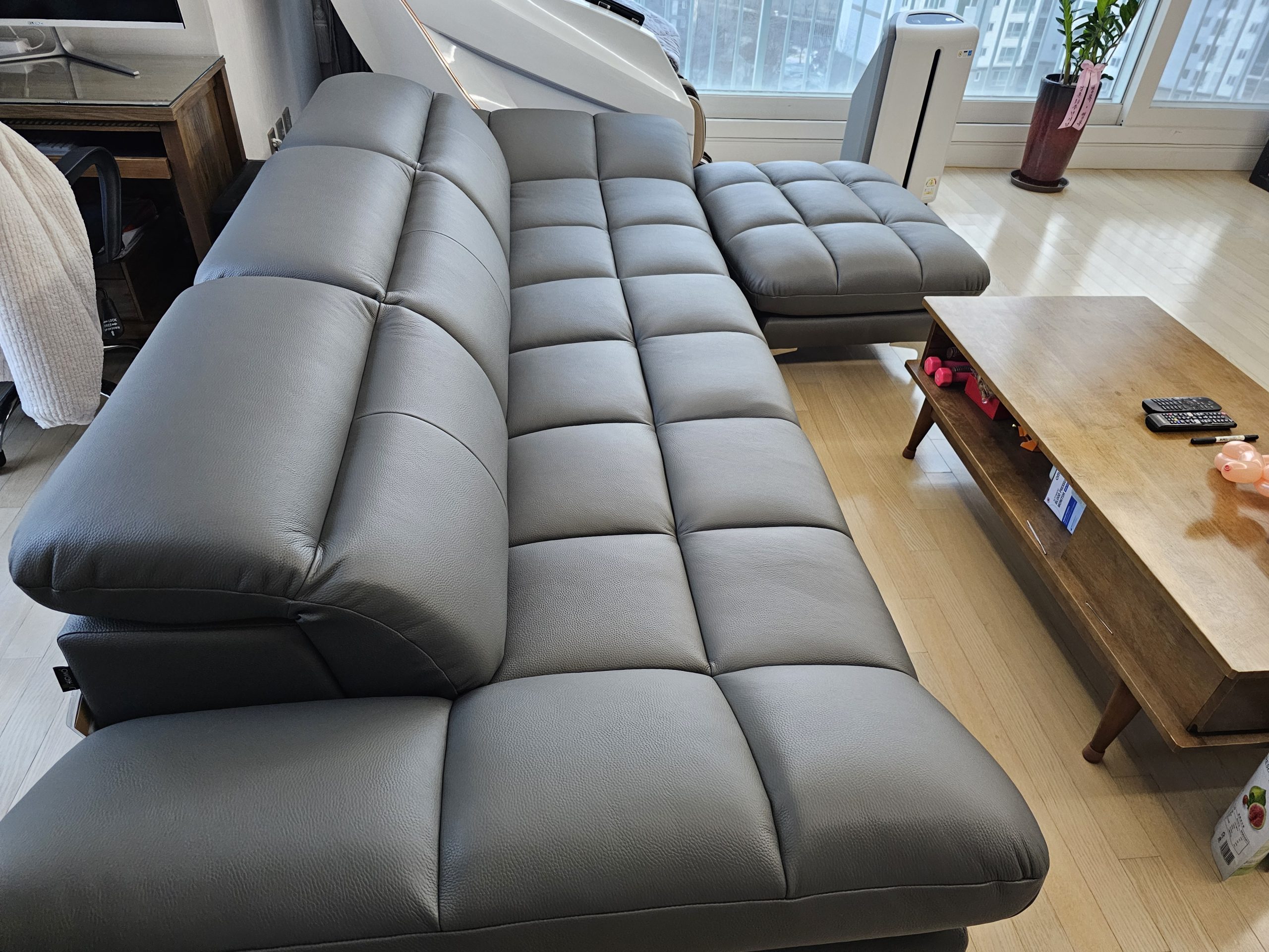Sofa EVERBEST – Sofa Da Cao Cấp Tựa Đầu Chức Năng Hiện Đại