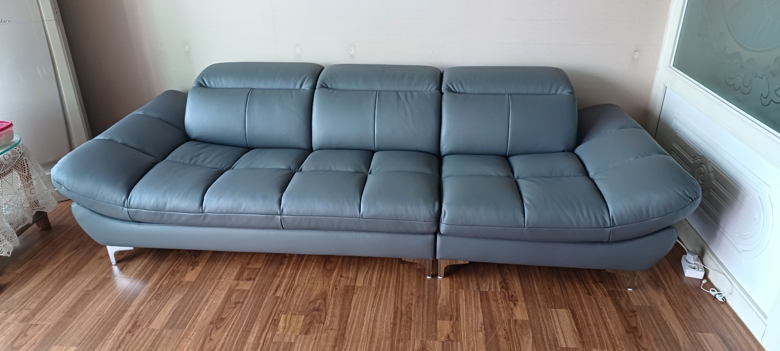 Sofa EVERBEST – Sofa Da Cao Cấp Tựa Đầu Chức Năng Hiện Đại
