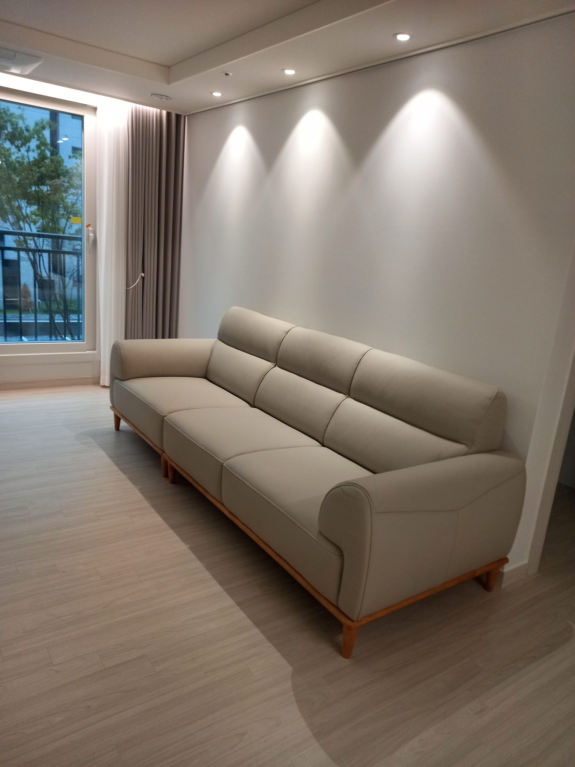 Sofa NATURA – Sofa Da Cao Cấp Khung Gỗ Tự Nhiên Mộc Mạc Ấm Áp
