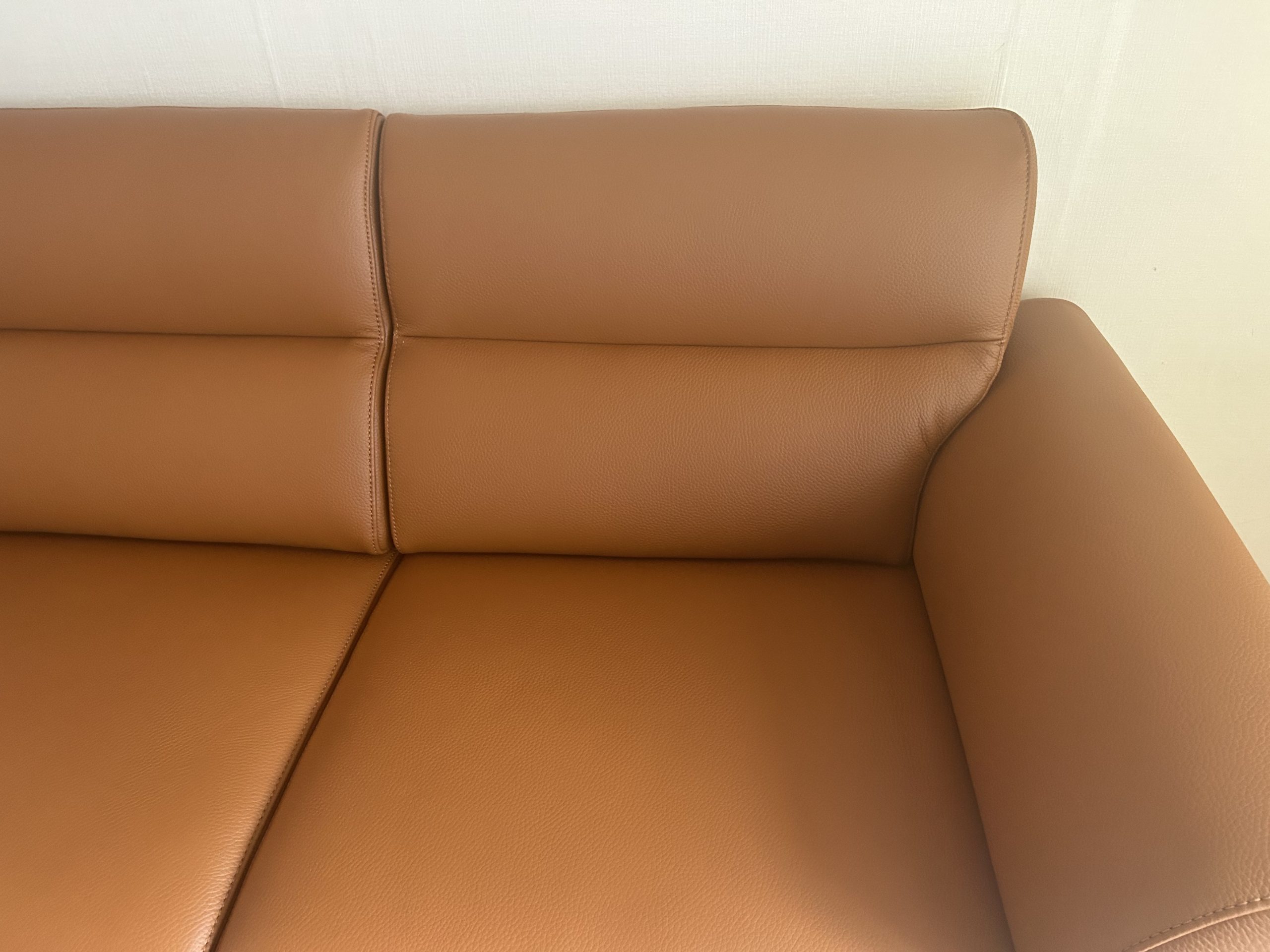 Sofa NATURA – Sofa Da Cao Cấp Khung Gỗ Tự Nhiên Mộc Mạc Ấm Áp