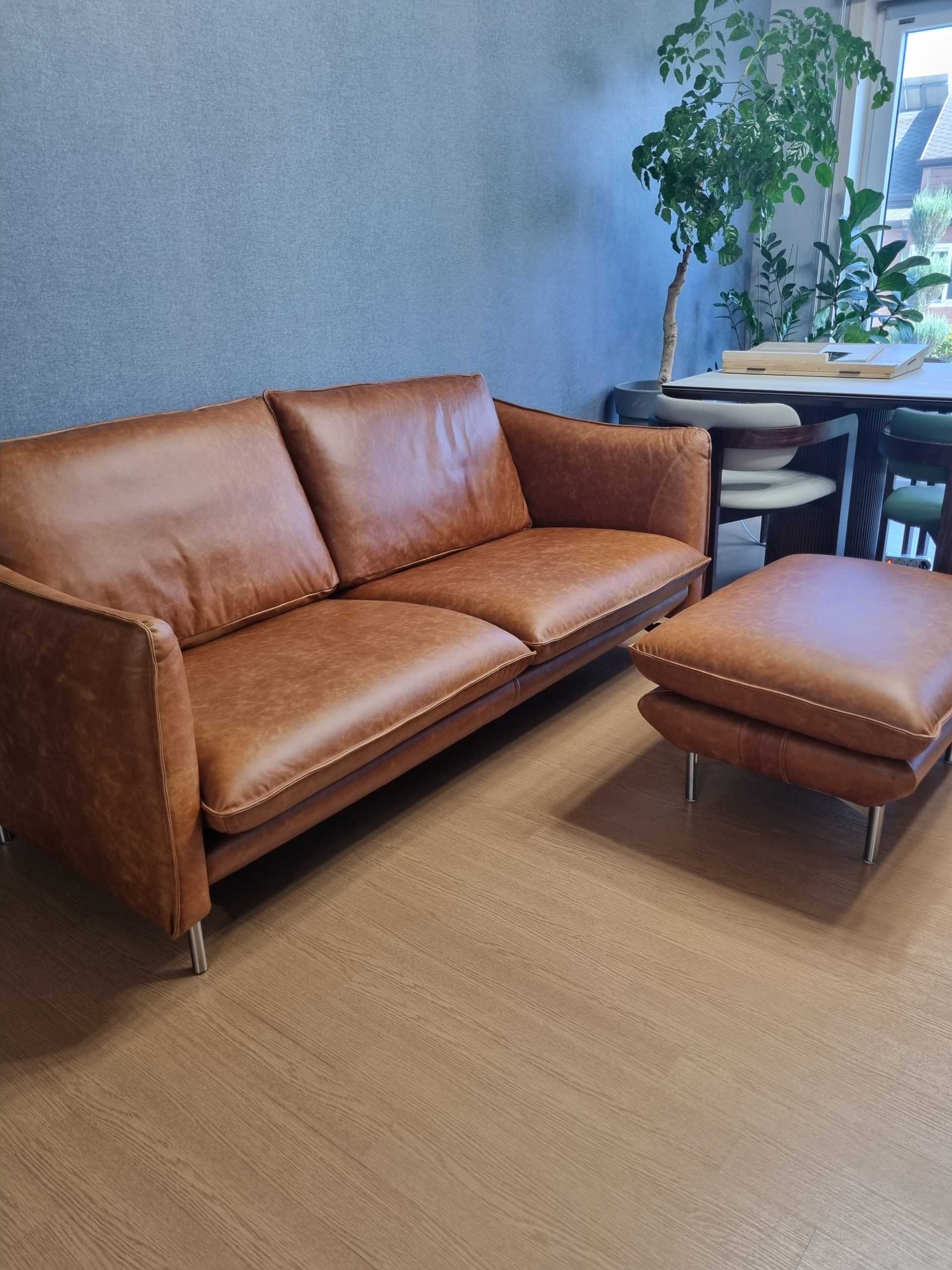 Sofa REFINE – Sofa Da Cao Cấp Ấm Áp Cho Phòng Khách Hiện Đại