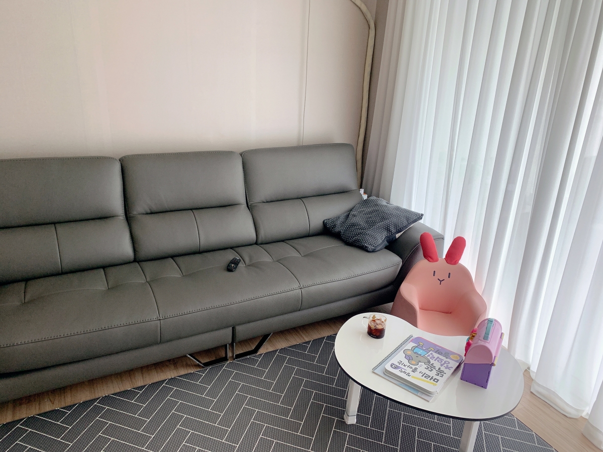 Sofa Regent - Sofa Cao Cấp Hiện Đại Cho Phòng Khách Trẻ Trung