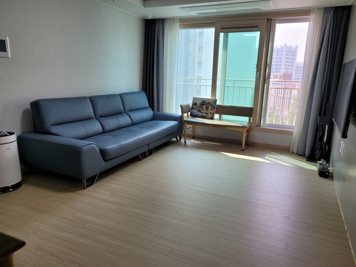 Sofa Regent - Sofa Cao Cấp Hiện Đại Cho Phòng Khách Trẻ Trung