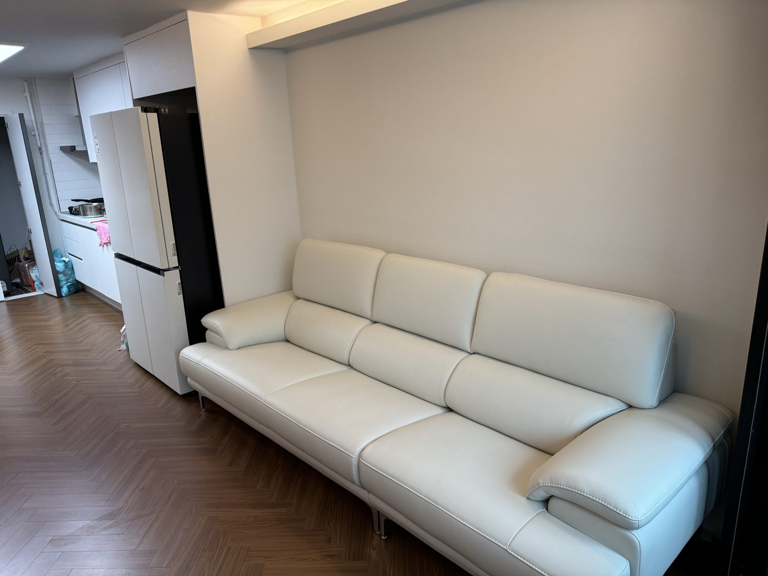 Sofa SANCTUM – Sofa Da Cao Cấp Hiện Đại Tối Ưu Sự Êm Ái 