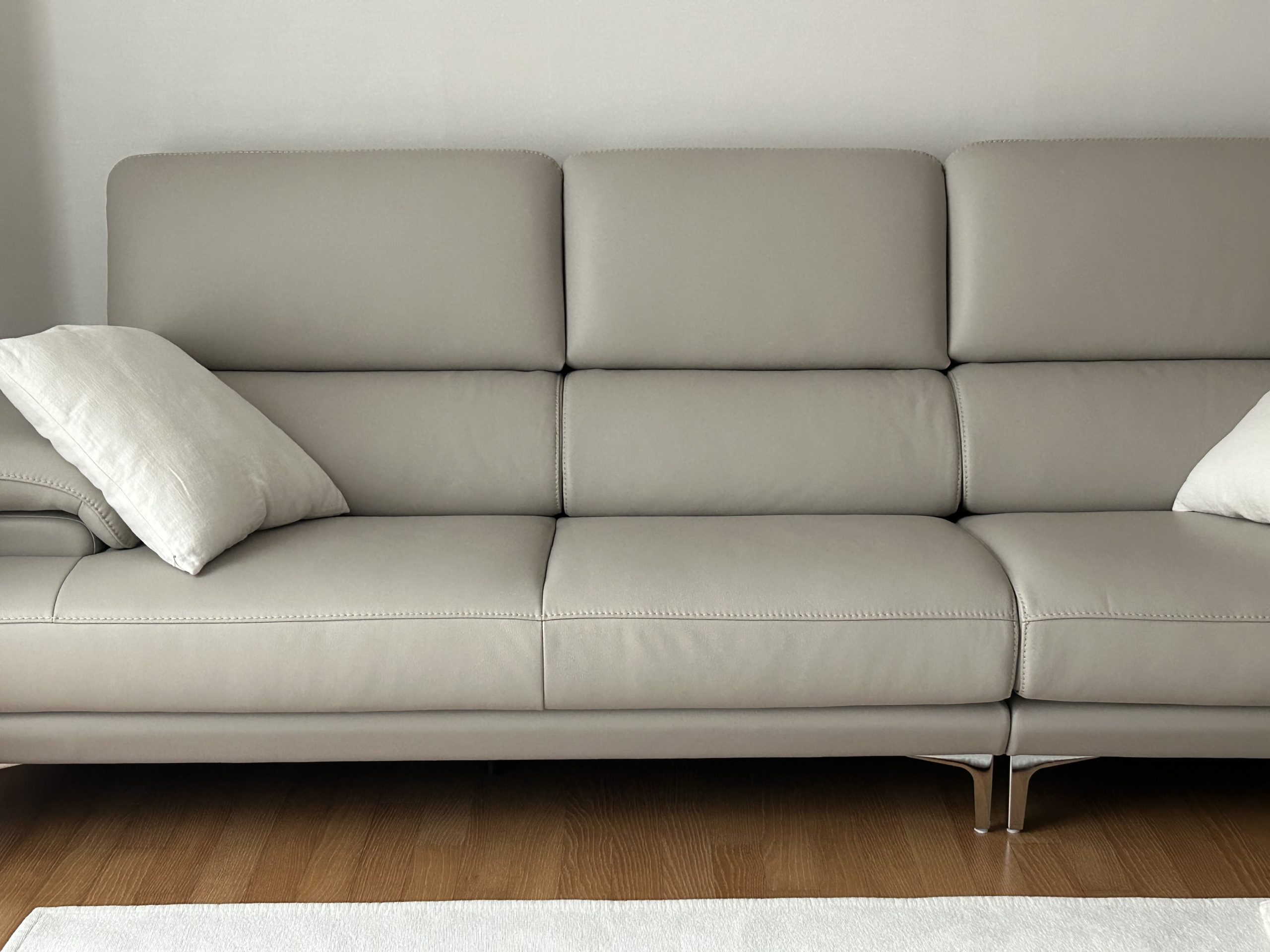 Sofa SANCTUM – Sofa Da Cao Cấp Hiện Đại Tối Ưu Sự Êm Ái 