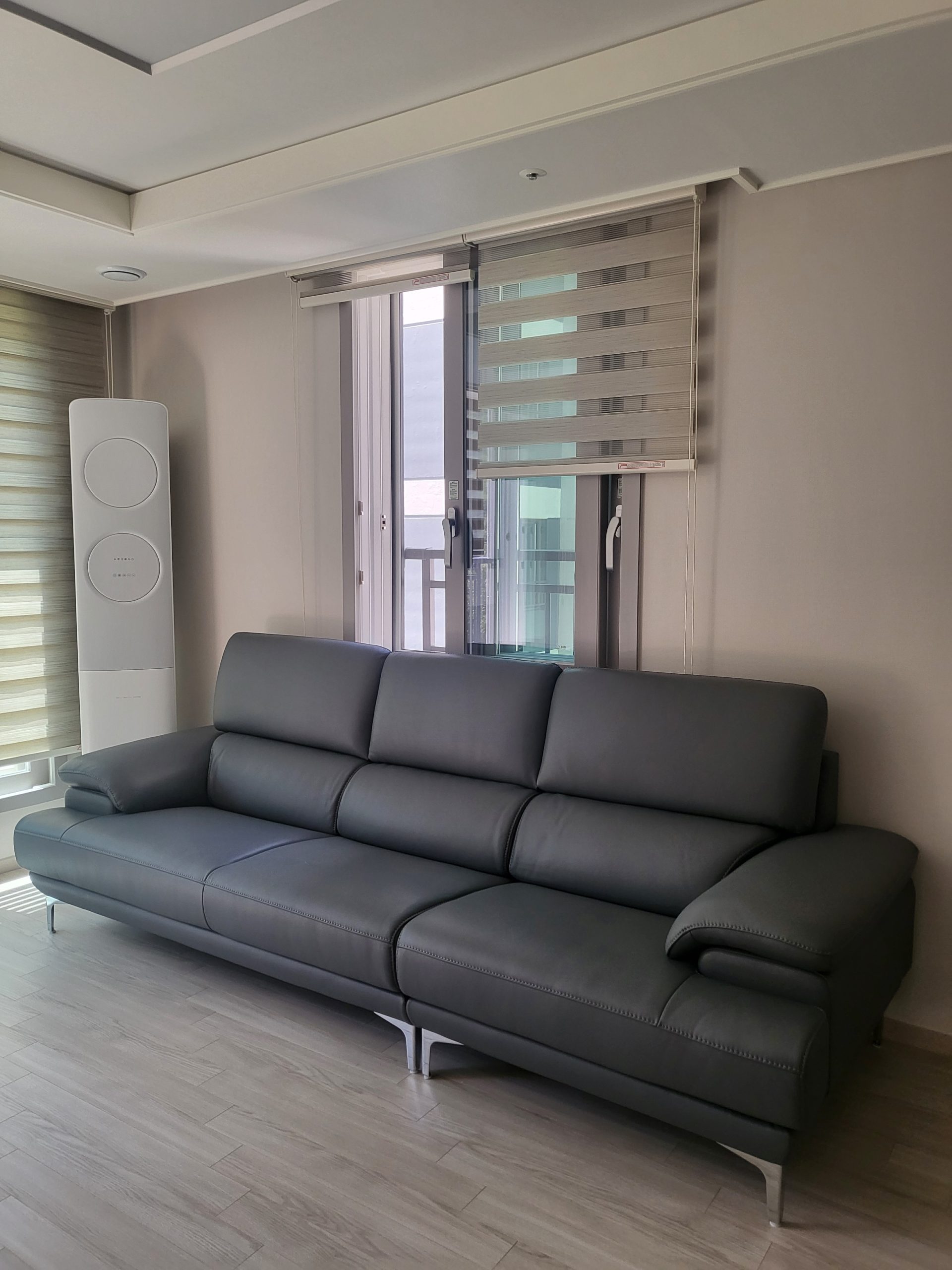 Sofa SANCTUM – Sofa Da Cao Cấp Hiện Đại Tối Ưu Sự Êm Ái 