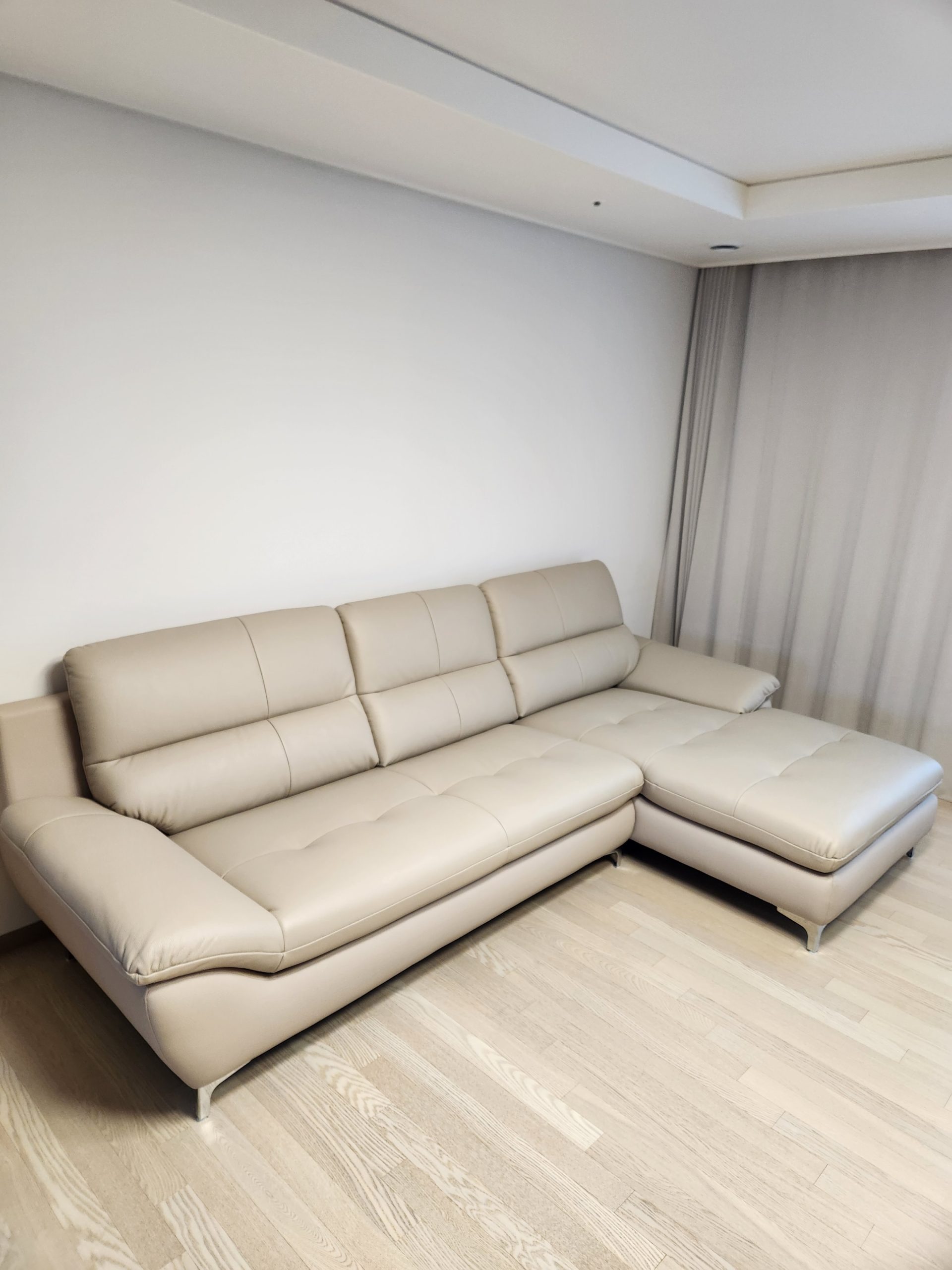 Sofa SEABREE - Sofa Góc Hiện Đại Bọc Da Cho Phòng Khách Chung Cư