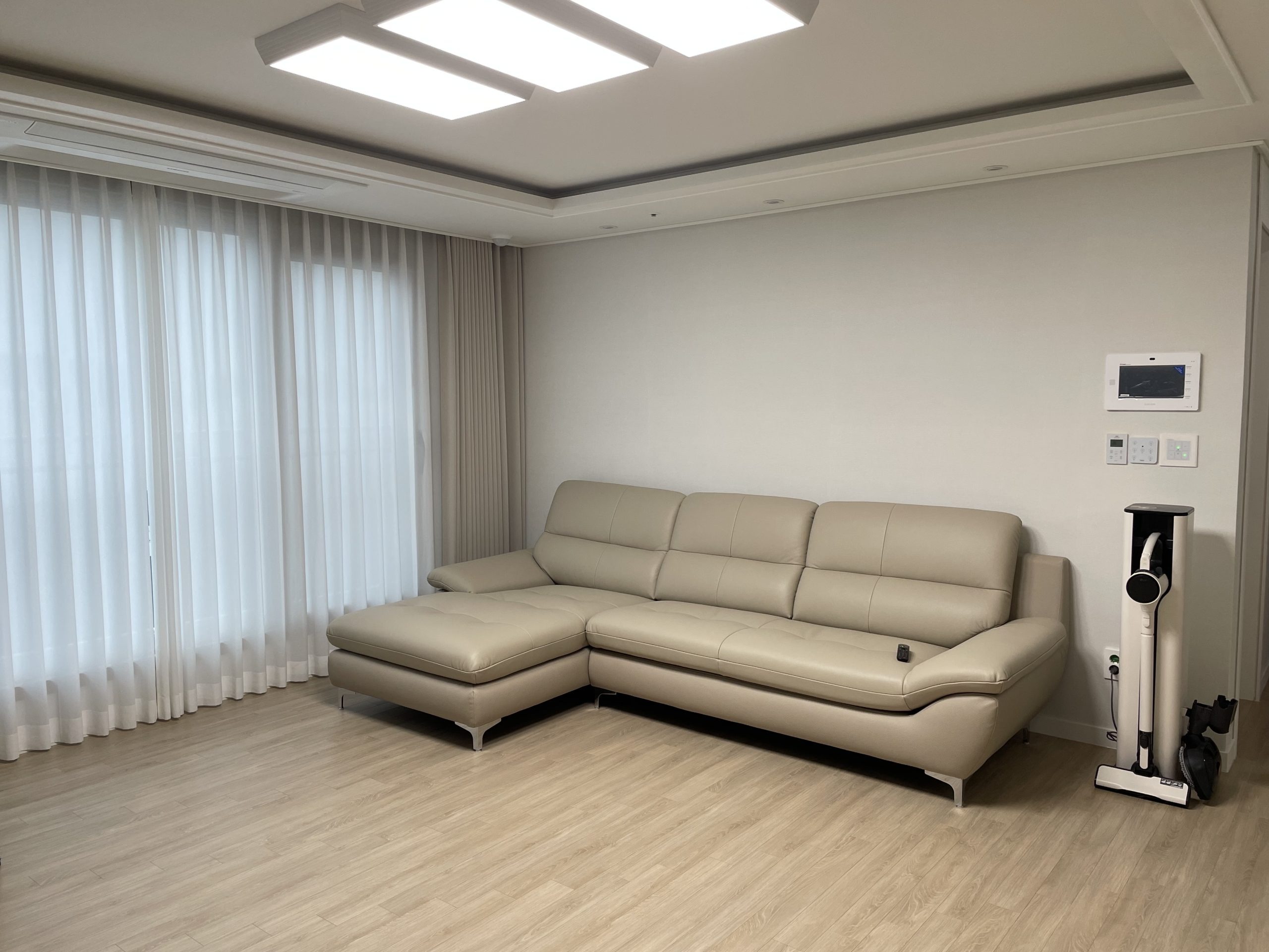 Sofa SEABREE - Sofa Góc Hiện Đại Bọc Da Cho Phòng Khách Chung Cư