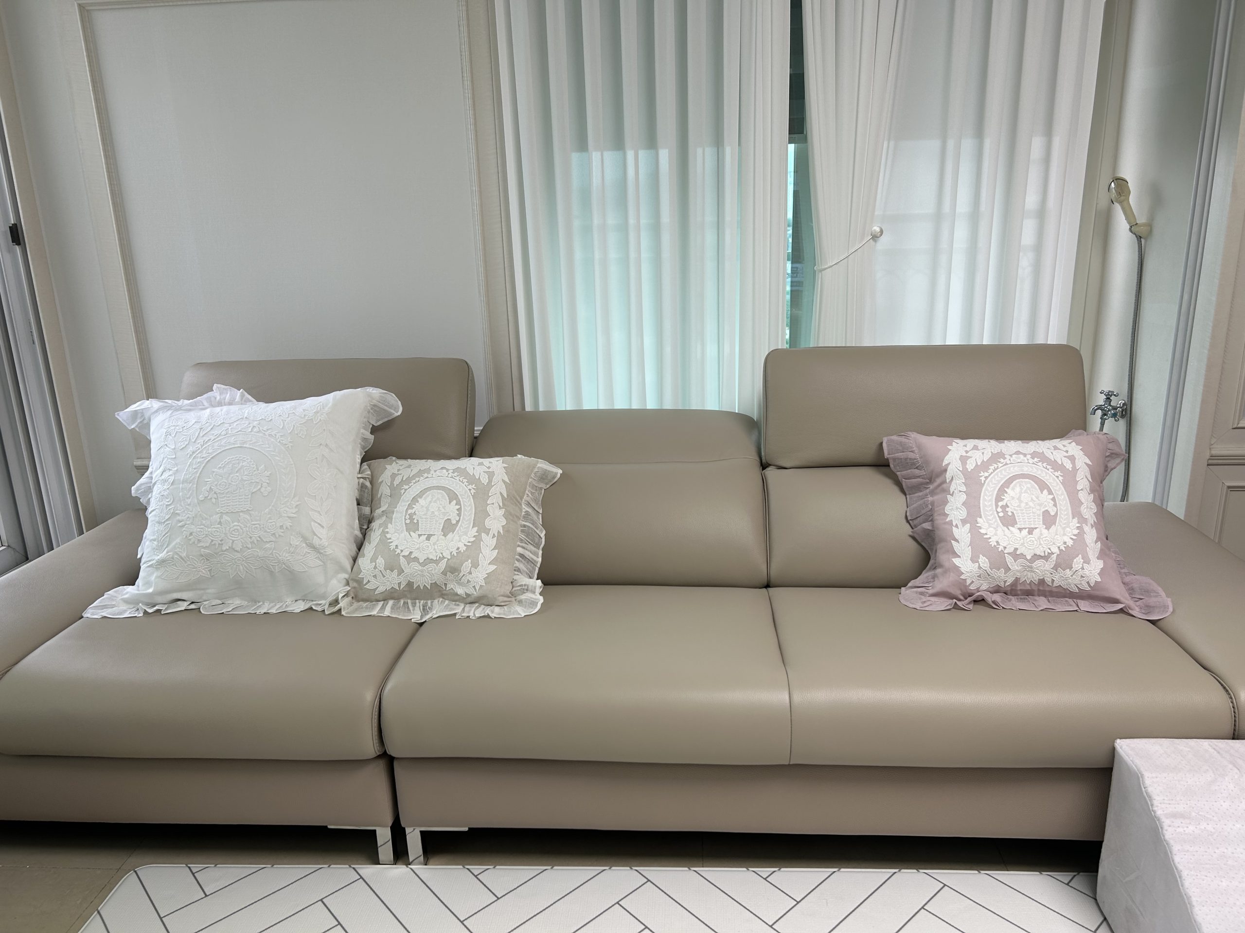 Sofa SERENE - Sofa Da Hiện Đại Đầy Đỉnh Cao Cho Sự Êm Ái
